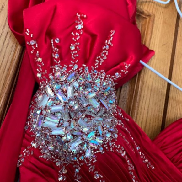 Mac Duggal -Red one sleeved  caped Pageant Dress - Picture 8 of 11